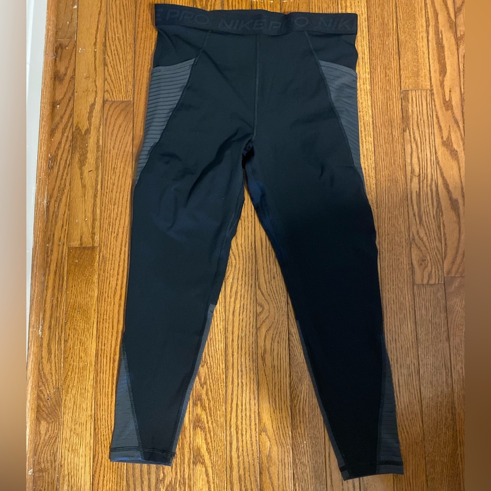 Black Nike Pros - NEW WITH TAGS
